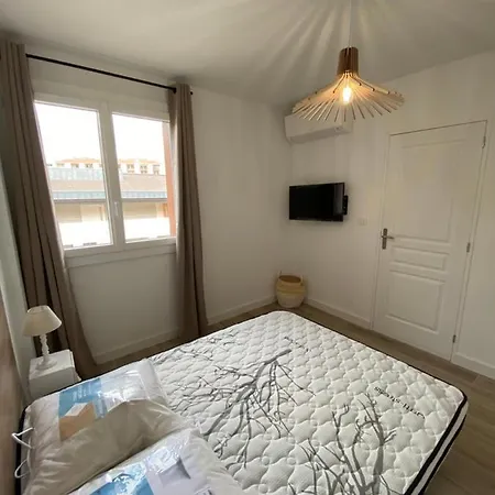 Magnifique T2 37m2 Centre Vue Au Bord De La Neuf 4 Couchages Balcon Parking Privé Fermé Clim Wifi Appartement *