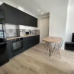 Apartment Magnifique T2 37m2 Centre Vue Au Bord De La Neuf 4 Couchages Balcon Parking Prive Ferme Clim Wifi *
