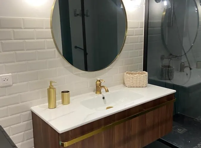 Magnifique T2 37m2 Centre Vue Au Bord De La Neuf 4 Couchages Balcon Parking Privé Fermé Clim Wifi