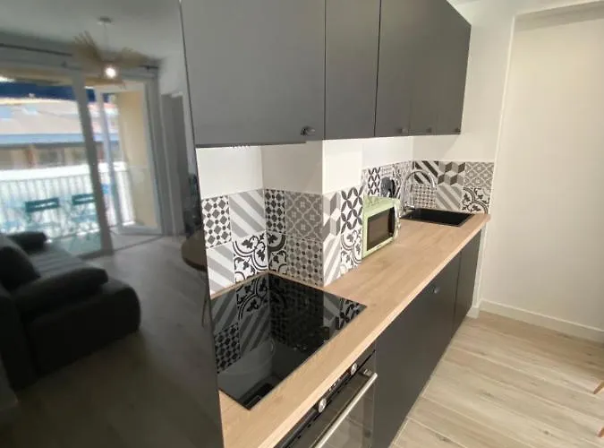 Magnifique T2 37m2 Centre Vue Au Bord De La Neuf 4 Couchages Balcon Parking Privé Fermé Clim Wifi Appartement