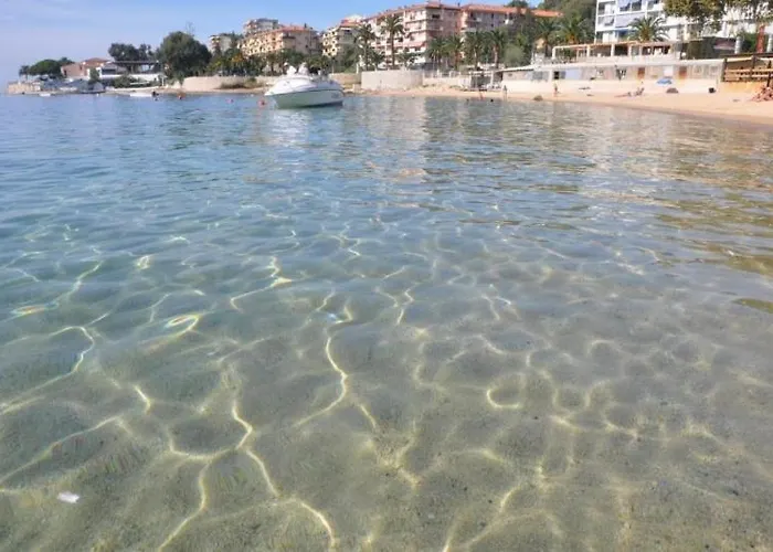 Magnifique T2 37m2 Centre Vue Au Bord De La Neuf 4 Couchages Balcon Parking Privé Fermé Clim Wifi Ajaccio (Corsica)