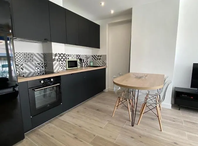 Appartement Magnifique T2 37m2 Centre Vue Au Bord De La Neuf 4 Couchages Balcon Parking Privé Fermé Clim Wifi *