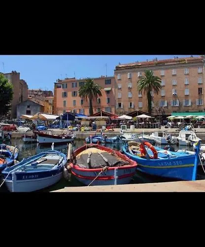 Magnifique T2 37m2 Centre Vue Au Bord De La Neuf 4 Couchages Balcon Parking Privé Fermé Clim Wifi Appartement Ajaccio (Corsica)