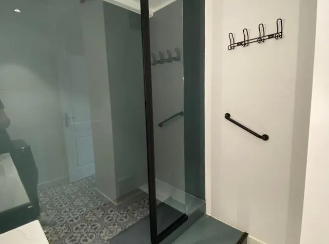 Magnifique T2 37m2 Centre Vue Au Bord De La Neuf 4 Couchages Balcon Parking Privé Fermé Clim Wifi Ajaccio (Corsica)